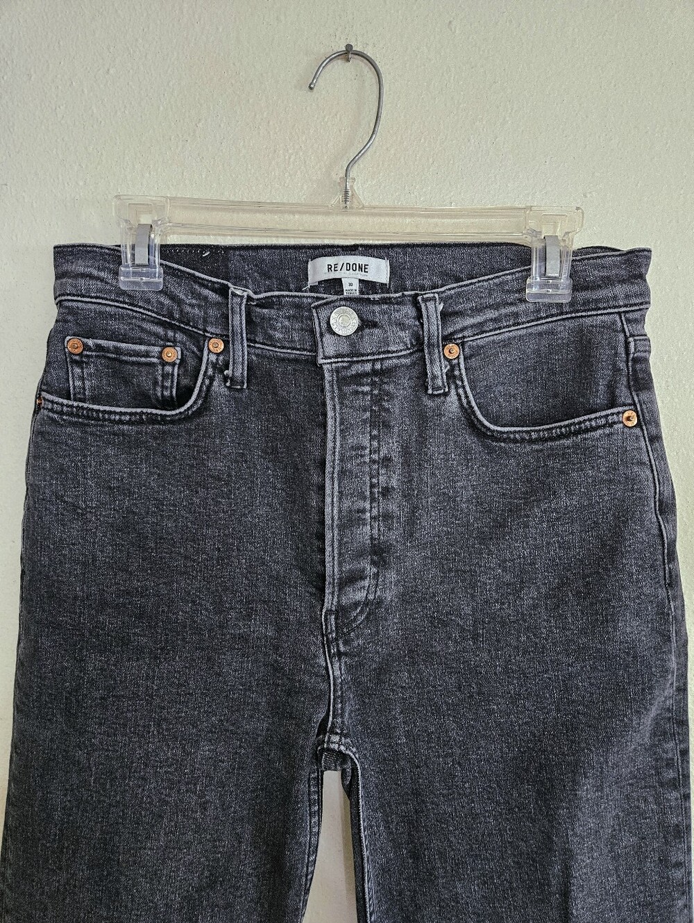 RE/DONE Jeans 70s Stove Pipe Distressed Jeans In Stoned Noir - Picture 3 of 8